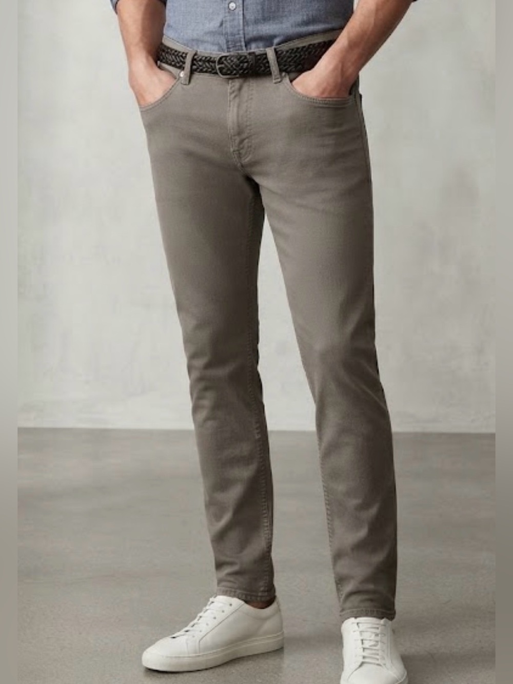Banana Republic Khaki travel jean skinny Men's Pants 32x32